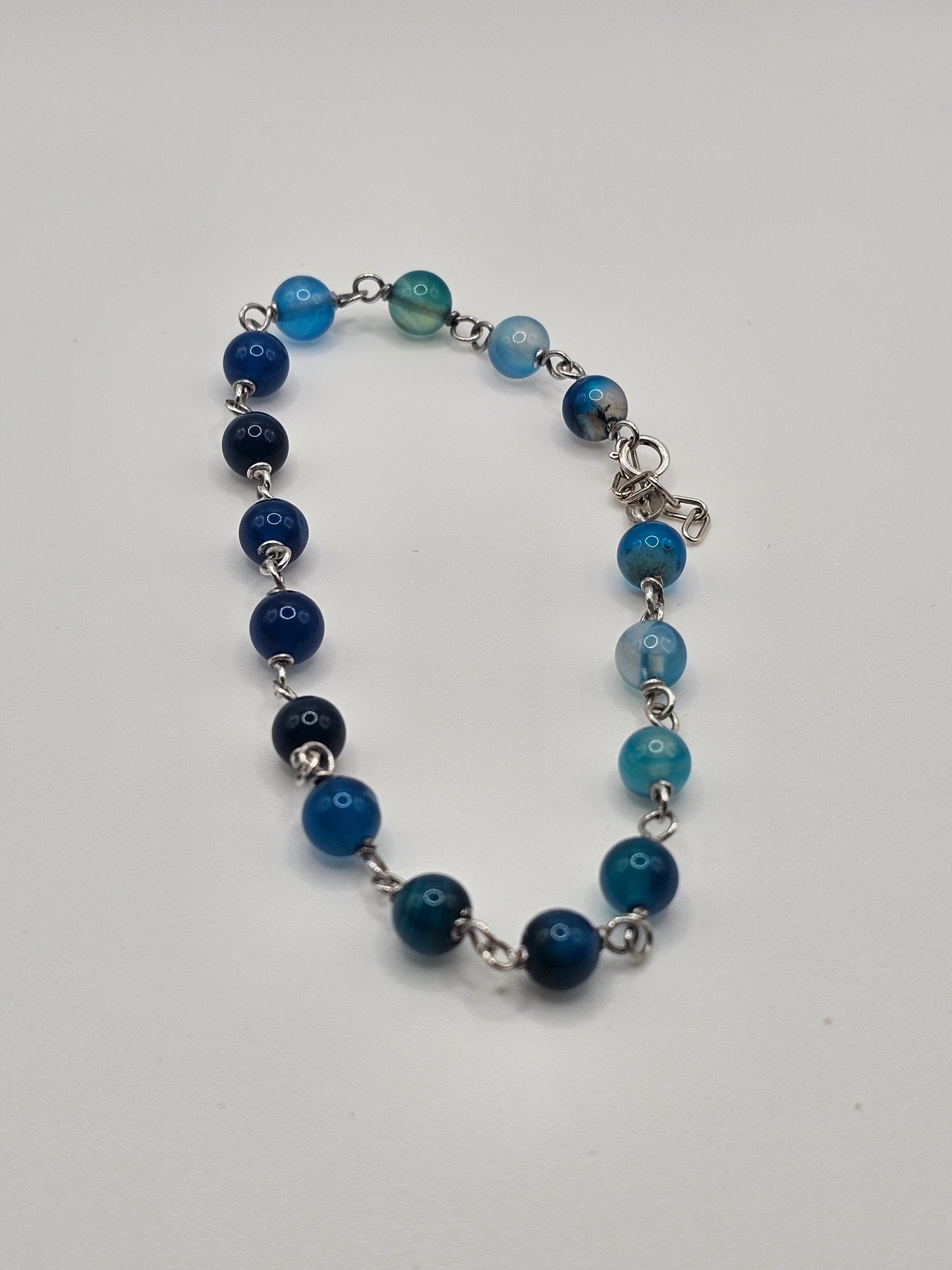 Still Energy – Silver Aqeeq Bead Bracelet