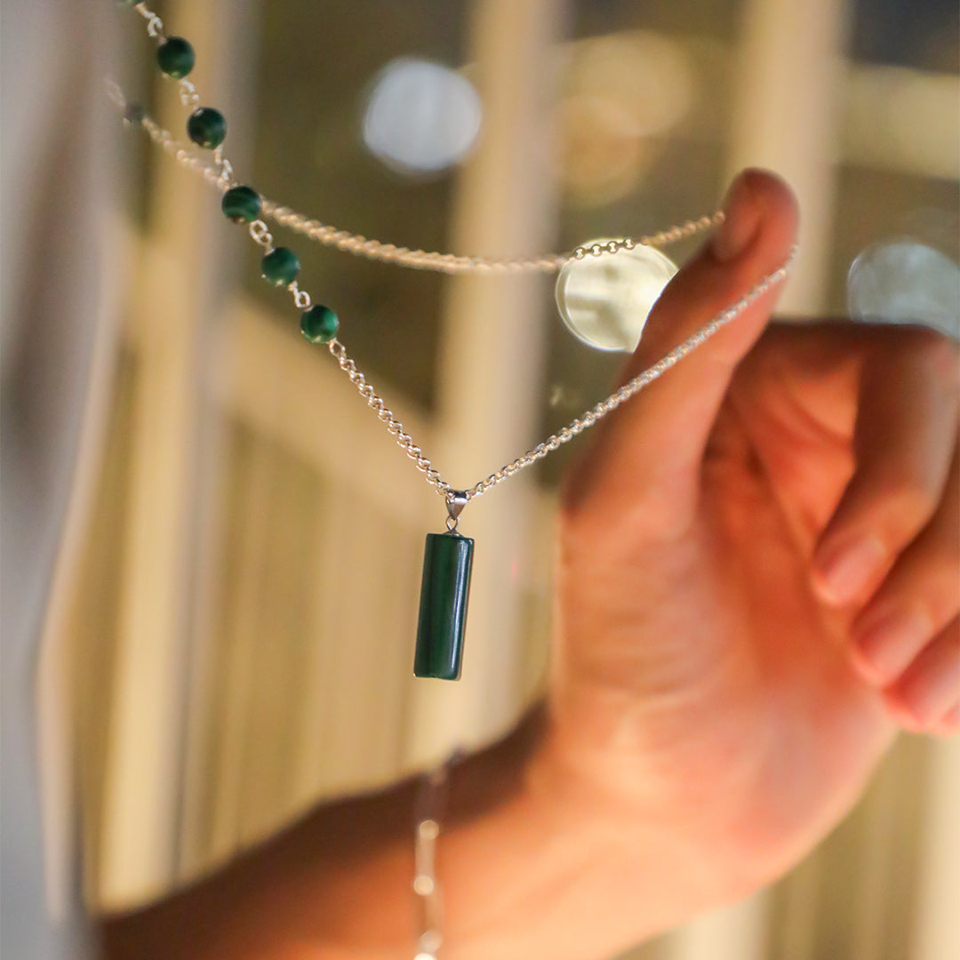 Verdant Balance: Malachite Statement Necklace